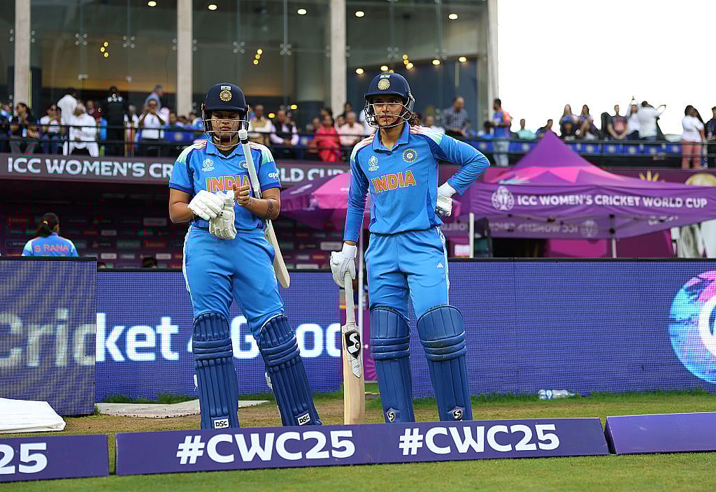 خواتین عالمی کپ فائنل: جنوبی افریقہ کا ٹاس جیت کر پہلے گیندبازی کا فیصلہ، ہندوستان کی شاندار شروعات 