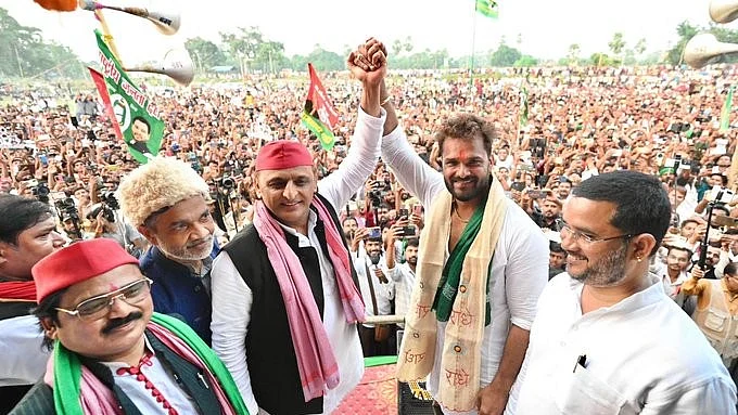 <div class="paragraphs"><p>تصویر سوشل میڈیا، بشکریہ <a href="https://x.com/yadavakhilesh">@yadavakhilesh</a></p></div>