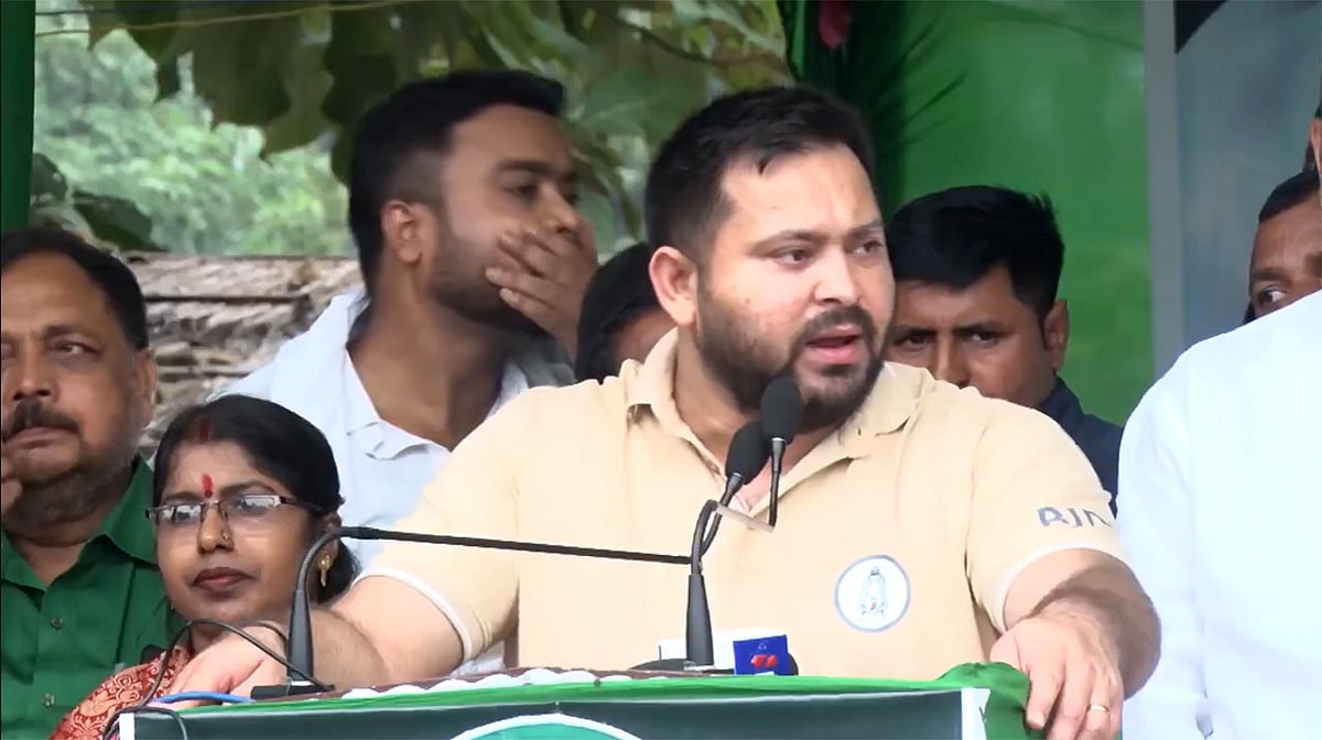 ’گجرات میں فیکٹری لگاتے ہیں اور بہار میں وِکٹری چاہتے ہیں، یہ نہیں چلے گا‘، تیجسوی یادو کا این ڈی اے پر حملہ