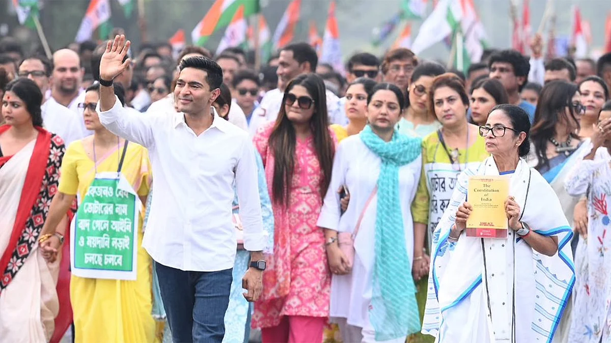 <div class="paragraphs"><p>ایس آئی آر کے خلاف ٹی ایم سی کا احتجاج / تصویر بشکریہ ایکس</p></div>