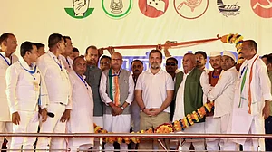 ’نریندر مودی نے ووٹ چوری کر جنگل راج نافذ کر دیا ہے‘، وزیر گنج اسمبلی حلقہ میں راہل گاندھی کا خطاب