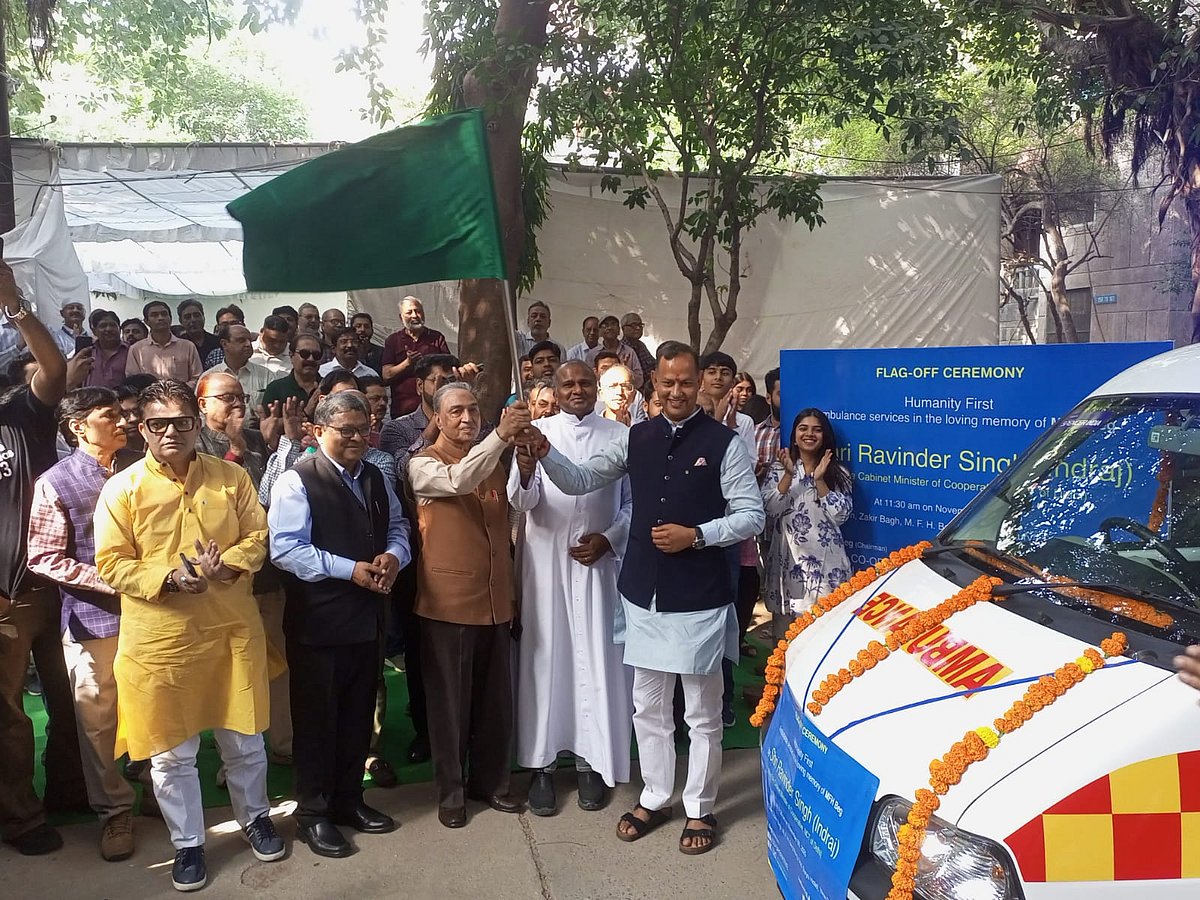 جامعہ نیشنل فاؤنڈیشن اور جامعہ کوآپریٹو بینک کی جانب سے ’ہیومینٹی فرسٹ‘ ایمبولینس سروس کا آغاز