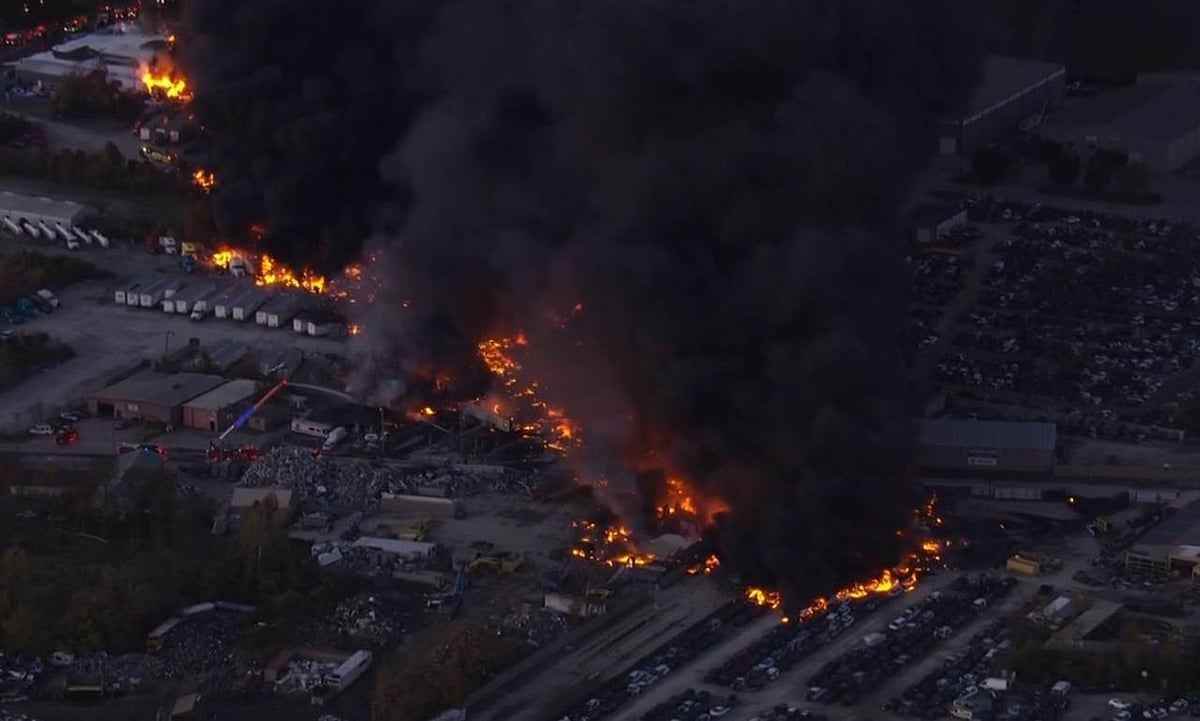 امریکہ میں پرواز بھرنے کے کچھ ہی منٹوں بعد کارگو طیارہ حادثہ کا شکار، 7 افراد جاں بحق، کئی دیگر زخمی