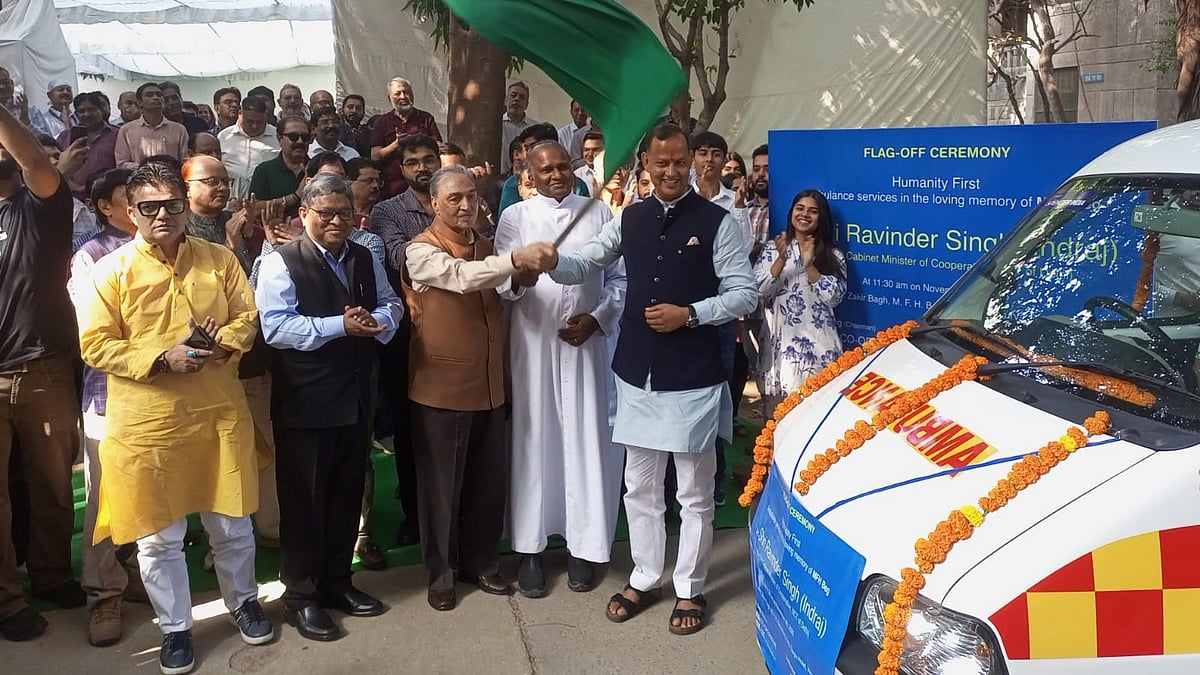 جامعہ نیشنل فاؤنڈیشن اور جامعہ کوآپریٹو بینک کی جانب سے ’ہیومینٹی فرسٹ‘ ایمبولینس سروس کا آغاز