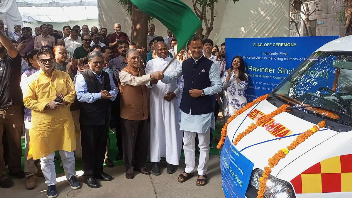 <div class="paragraphs"><p>’ہیومینٹی فرسٹ‘ ایمبولنس سروس کا افتتاح</p></div>