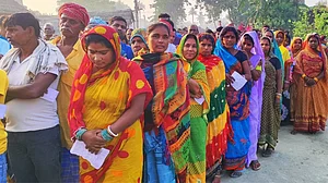 بہار اسمبلی انتخابات: پہلے مرحلہ میں تقریباً 64.46 فیصد ووٹنگ درج، 1314 امیدواروں کی قسمت کا فیصلہ ای وی ایم میں قید