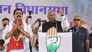 نریندر مودی کو صرف الیکشن سے مطلب ہے، جب انتخاب آتا ہے تو وہ گھومتے ہی رہتے ہیں: ملکارجن کھڑگے