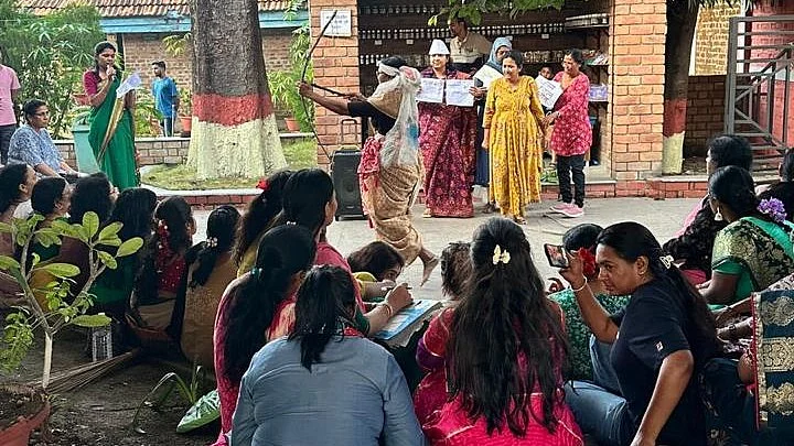 کہاں ہے حد، اور کس کی خواہش اس حد میں بندھنے کی ہوگی؟... میناکشی نٹراجن