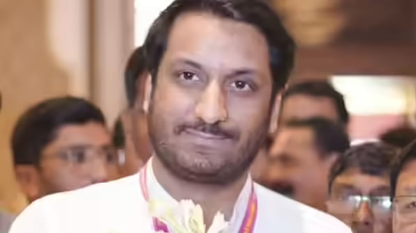 <div class="paragraphs"><p>اجیت پوار کے بیٹے پارتھ پوار، تصویر سوشل میڈیا</p></div>