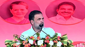 آر ایس ایس ملک کو مذہب، ذات اور صوبے کے نام پر بانٹنا چاہتی ہے: راہل گاندھی