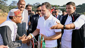 کانگریس کے تربیتی کیمپ میں دیر سے پہنچنے پر راہل گاندھی کوملی سزا! انہیں پش اپس کرنے کی سزا ملی