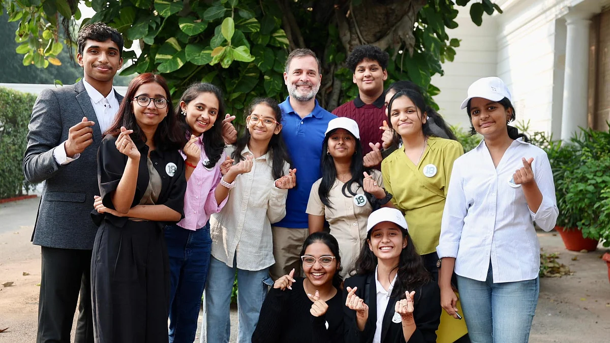 <div class="paragraphs"><p>جین-زی کے ساتھ کانگریس رکن پارلیمنٹ راہل گاندھی، تصویر ’ایکس‘ @INCIndia</p></div>