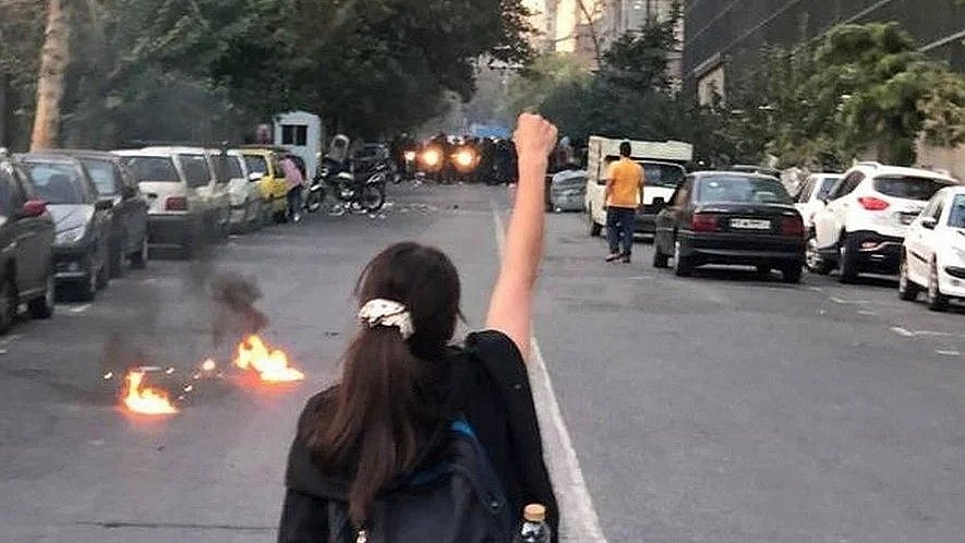 مظاہروں سے گرفتار سینکڑوں ایرانی بچے ’نفسیاتی مراکز‘ میں قید