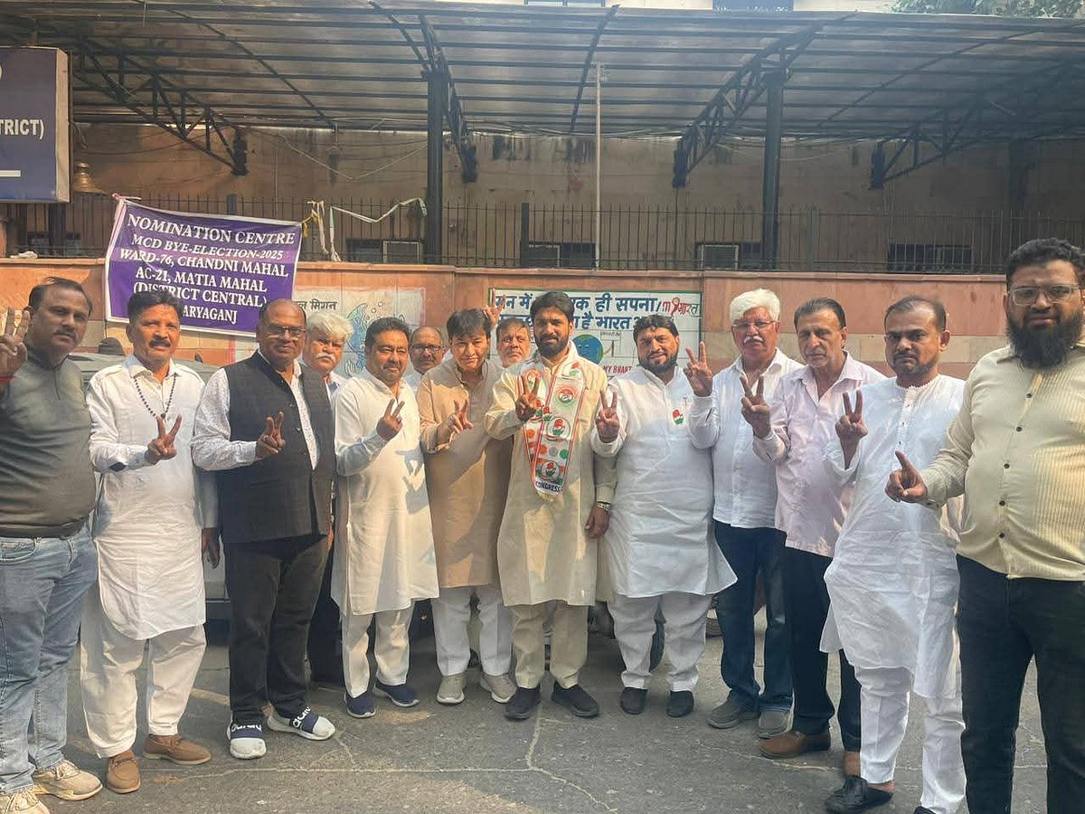 کنور شہزاد احمد نے چاندنی محل وارڈ 76 اور اجے کمار جین نے چاندنی چوک وارڈ 74 سے اپنا پرچہ نامزدگی داخل کیا