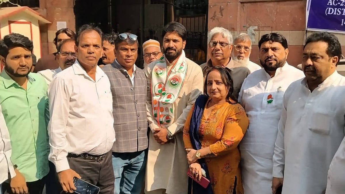 کنور شہزاد احمد نے چاندنی محل وارڈ 76 اور اجے کمار جین نے چاندنی چوک وارڈ 74 سے اپنا پرچہ نامزدگی داخل کیا