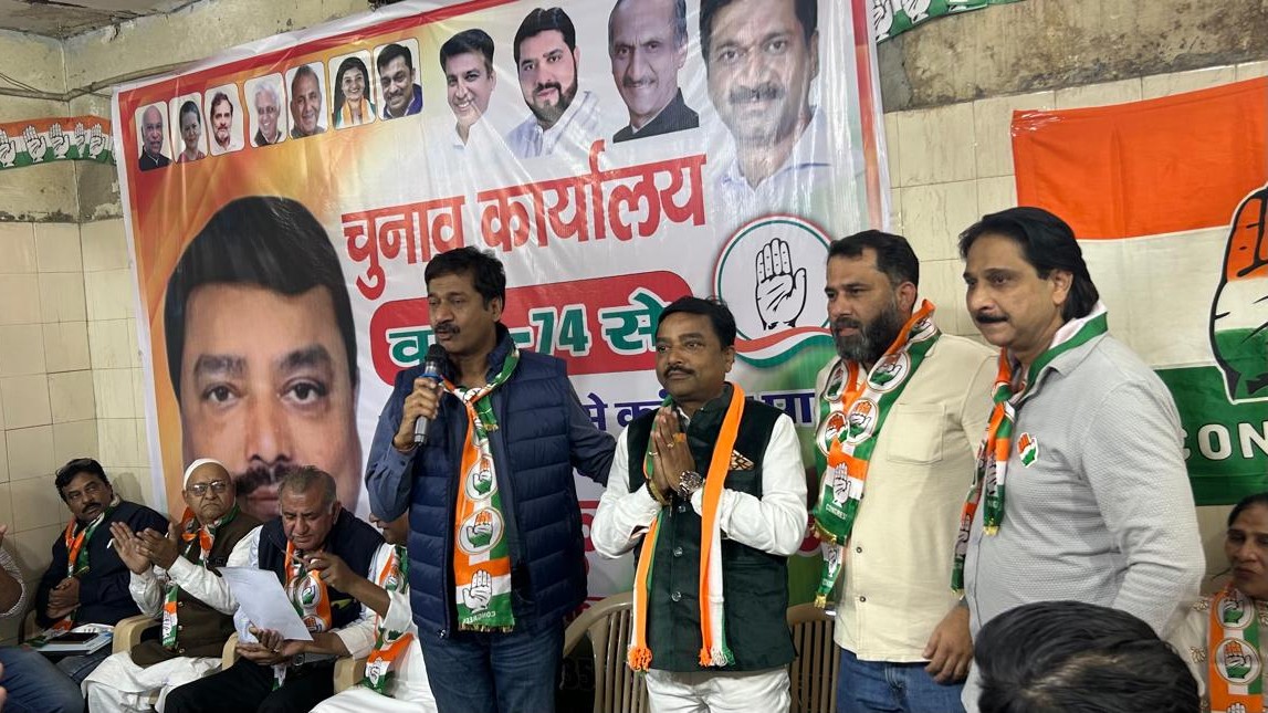 <div class="paragraphs"><p>اجئے جین کی حمایت میں منعقد ایک میٹنگ کا منظر</p></div>