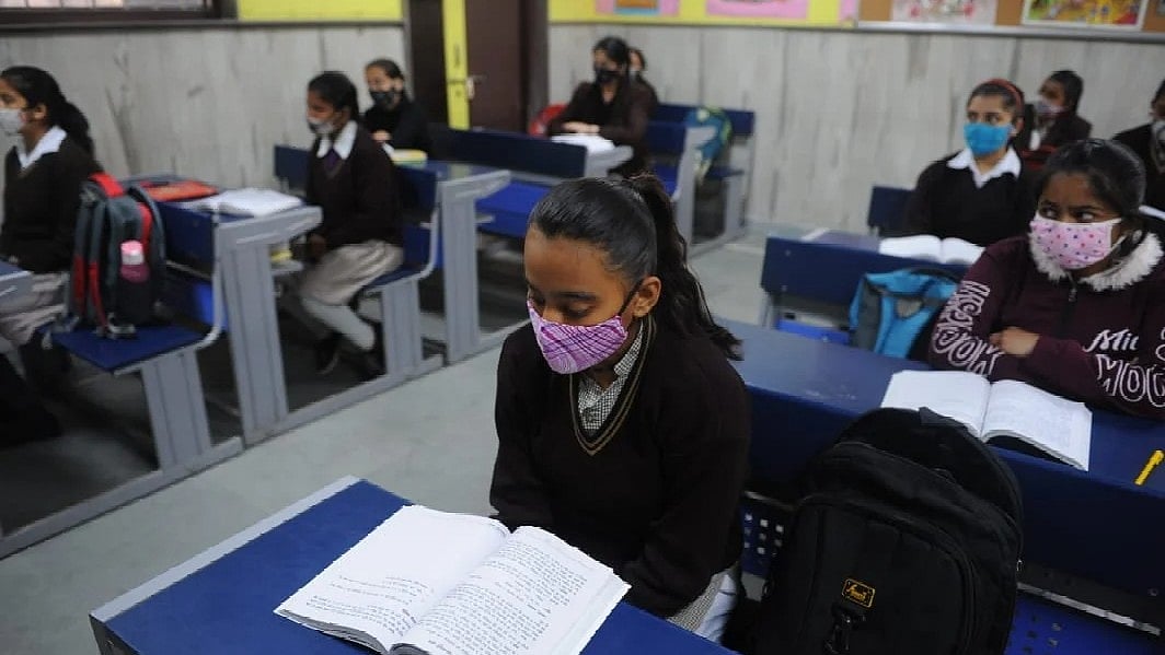 <div class="paragraphs"><p>اسکول، فائل تصویر آئی اے این ایس</p></div>