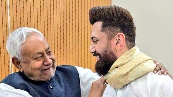 نتیش کمار نے آج کابینہ کی میٹنگ بلائی، اس کے بعد گورنر کو استعفیٰ پیش کریں گے