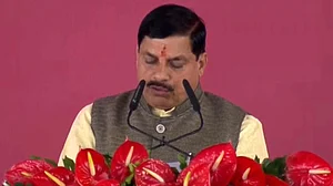 مدھیہ پردیش میں حفاظت کے ذمہ دار محکمہ جنگلات کے دفتر سے ہی صندل کا درخت کاٹ لے گئے چور