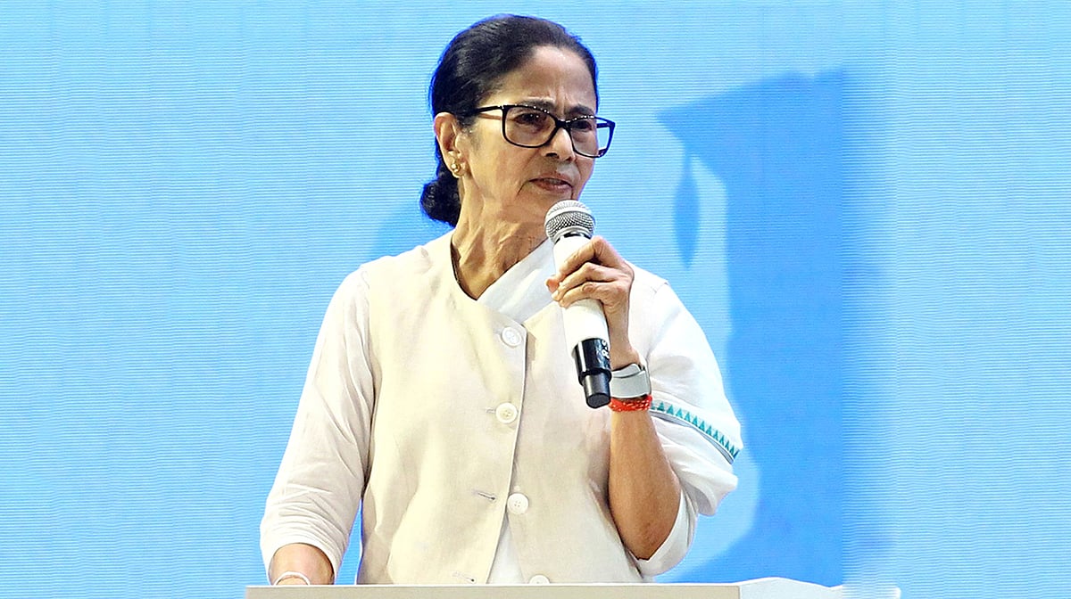 ممتا بنرجی کا چیف الیکشن کمشنر کو خط، مغربی بنگال میں ووٹر لسٹ کی خصوصی نظرثانی منسوخ کرنے کا مطالبہ