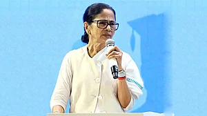 ممتا بنرجی کا چیف الیکشن کمشنر کو خط، مغربی بنگال میں ووٹر لسٹ کی خصوصی نظرثانی منسوخ کرنے کا مطالبہ