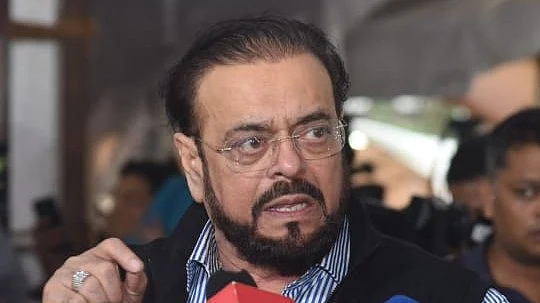 وقت مقررہ پر نماز پڑھنا مسلمان پر فرض ہے اس لئے اگر کوئی نماز پڑھتا ہے تو اس پر اعتراض کیوں ؟: ابوعاصم اعظمی