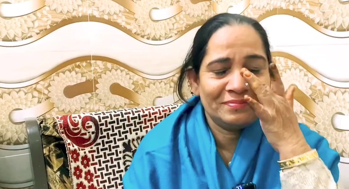 <div class="paragraphs"><p>خاتون بی ایل او فردوس، تصویر قومی آواز</p></div>