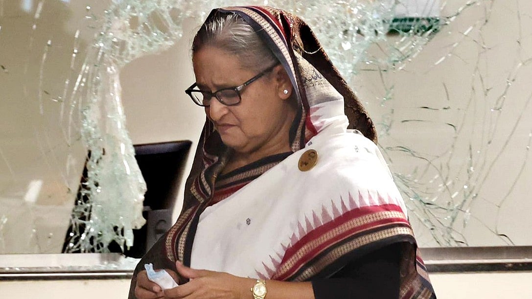 بنگلہ دیش کی سابق وزیرِ اعظم شیخ حسینہ کو بدعنوانی  کے الزام میں اکیس سال قید کی سزا