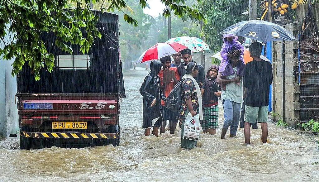 سری لنکا میں سیلاب اور لینڈسلائیڈ سے تباہی کا نظارہ، اب تک 56 لوگوں کی موت، 600 سے زائد گھر تباہ