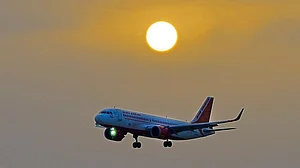 سورج کی روشنی سے متاثر ہو رہا فلائٹ کنٹرول، ہندوستان میں 200 سے زیادہ پروازیں خطرے میں