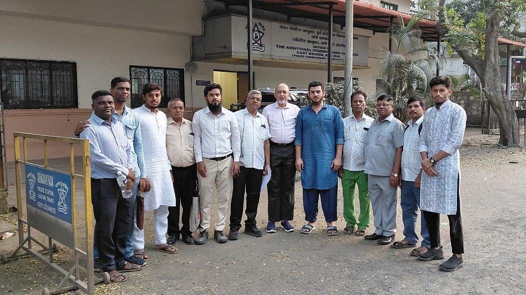 <div class="paragraphs"><p>ایڈیشنل کمشنر آف پولیس سے ملاقات کرنے والا وفد</p></div>