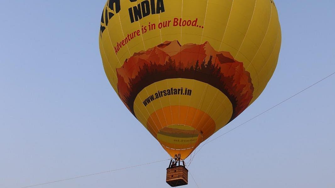 <div class="paragraphs"><p>تصویر سوشل میڈیا، بشکریہ <a href="https://x.com/LtGovDelhi">@LtGovDelhi</a></p></div>