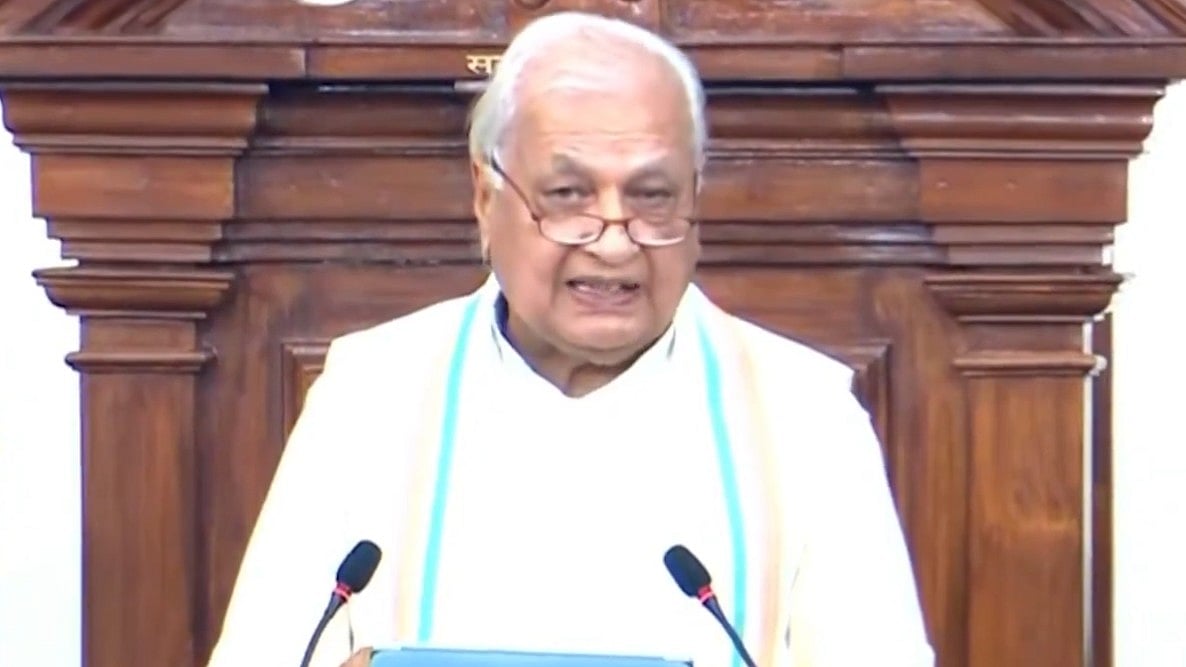 بہار: سرمائی اجلاس میں تکینکی خرابی کے باعث گورنر عارف محمد خان کا خطاب 15 منٹ تک رہا ’میوٹ‘، اپوزیشن کا اظہار ناراضگی