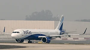 انڈیگو پر ڈی جی سی اے کا بڑا قدم، 4 انسپکٹر برطرف، سی ای او کو دوبارہ طلب کیا