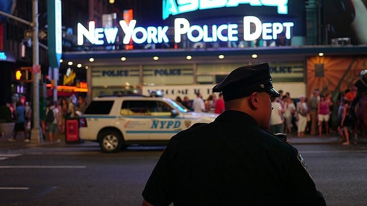 نیو یارک کی خاتون پر ہندوستانیوں کو غیر قانونی طریقے سے امریکہ میں داخل کرانے کا سنگین الزام عائد