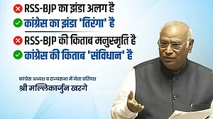 ’آر ایس ایس-بی جے پی کا گیت الگ ہے، کانگریس کا گیت وندے ماترم‘، راجیہ سبھا میں کھڑگے نے اختیار کیا حملہ آور رخ