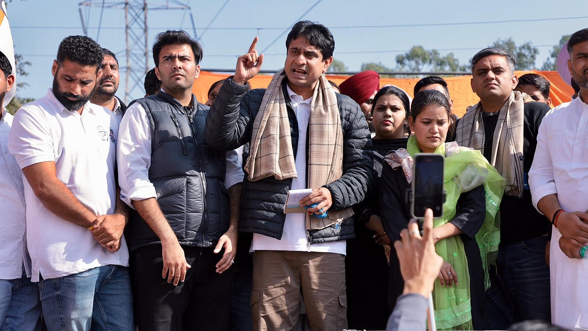 ہریانہ یوتھ کانگریس نے کیا وزیر اعلیٰ کی رہائش گاہ کا گھیراؤ، روکنے کے لیے پولیس نے کیا طاقت کا استعمال