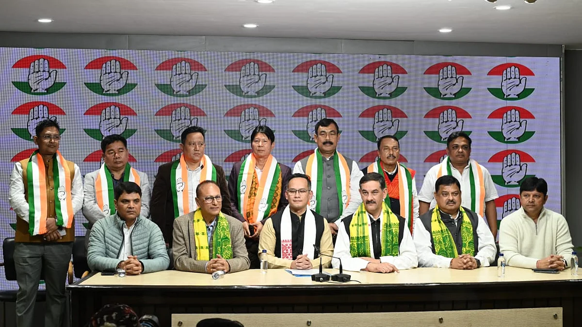 <div class="paragraphs"><p>آسام میں 4 لیڈران کی کانگریس میں شمولیت، تصویر ویپن</p></div>