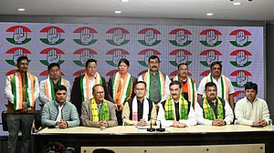 آسام میں بی جے پی حکومت کی لوٹ پاٹ سے لیڈران پریشان، کئی سرکردہ شخصیات کی کانگریس میں شمولیت