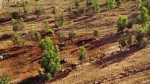 انسانیت اور بھائی چارے کی شاندار مثال! بیٹے کی یاد میں جناردن سنگھ نے قبرستان کے لیے عطیہ کر دی اپنی زمین