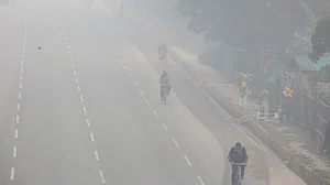 گیارہویں جماعت تک پڑھائی ہائبرڈ موڈ میں، گھر سے پچاس فیصد تک ملازم کام کریں گے، دہلی میں گریپ4 نافذ