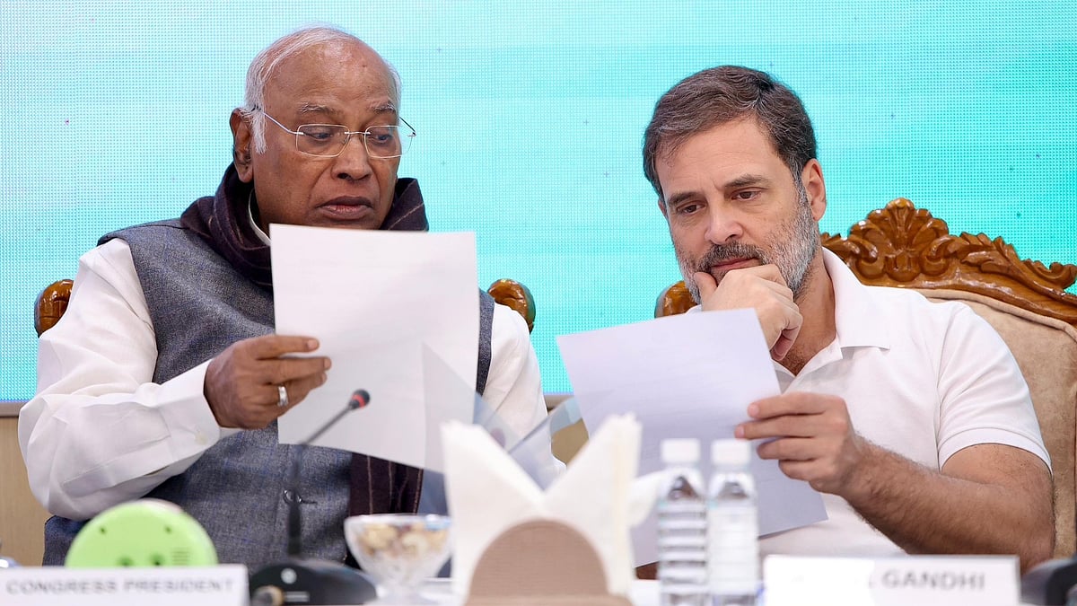 <div class="paragraphs"><p>راہل گاندھی اور ملکارجن کھڑگے (فائل)، تصویر <a href="https://x.com/kharge">@kharge</a></p></div>
