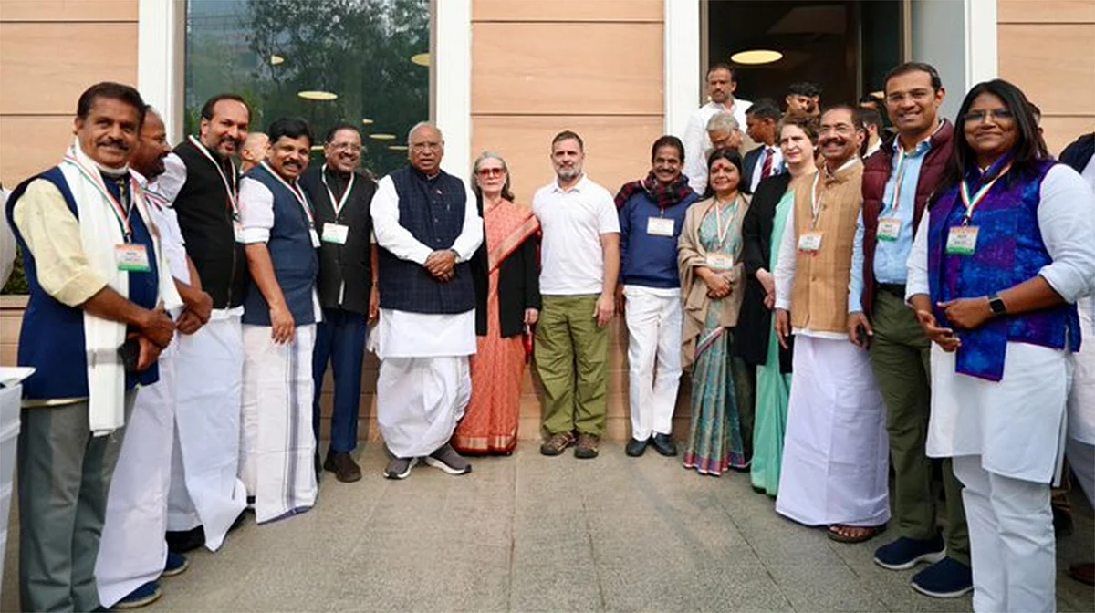 کیرالہ میں بائیں بازو کی اجارہ داری کمزور، کانگریس چمک اٹھی...سہیل انجم