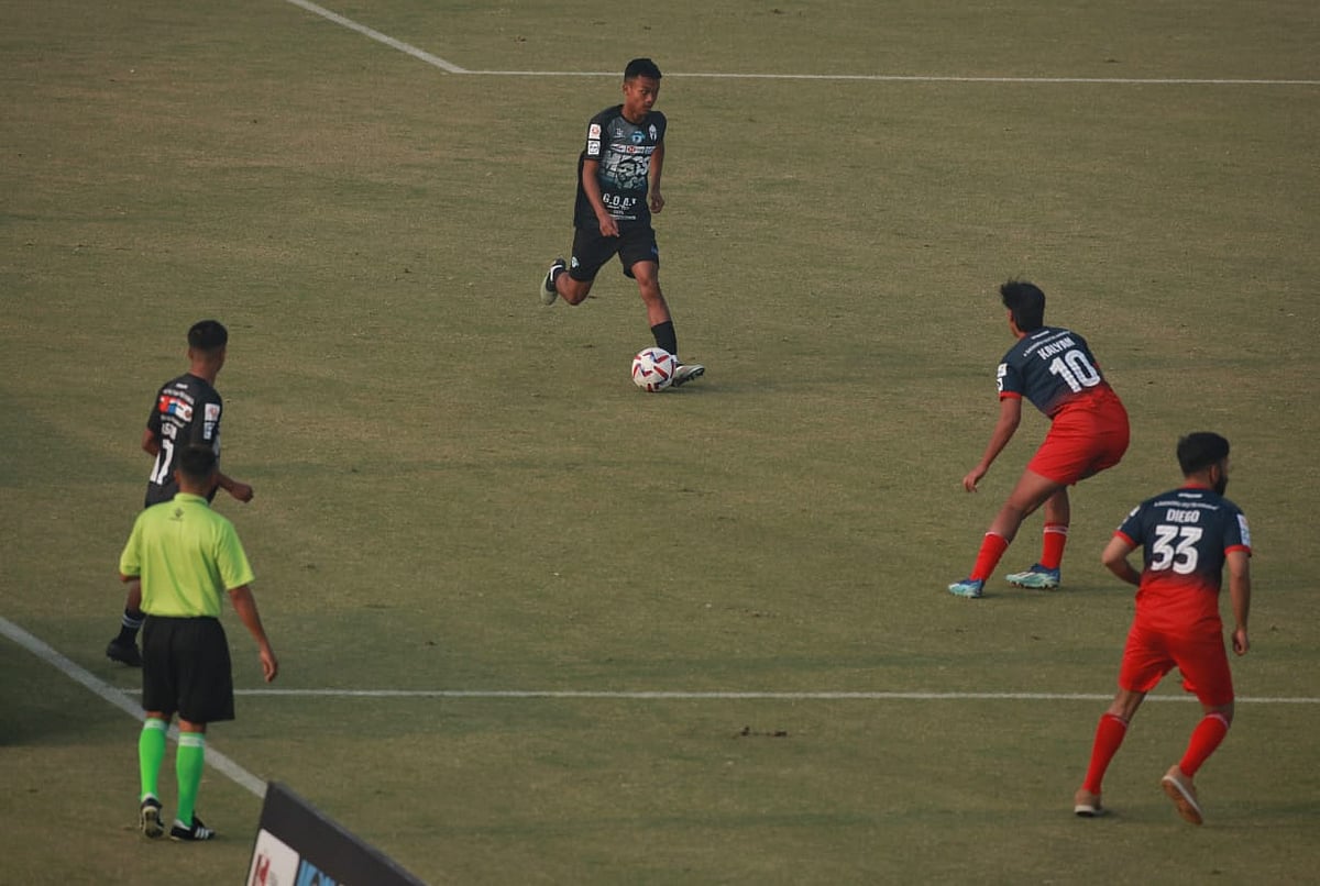 دہلی کے ارون جیٹلی اسٹیڈیم میں مشہور فٹبال لیونل میسی کا شاندار استقبال، تحفہ میں ملا ہندوستانی کرکٹ ٹیم کا جرسی نمبر 10