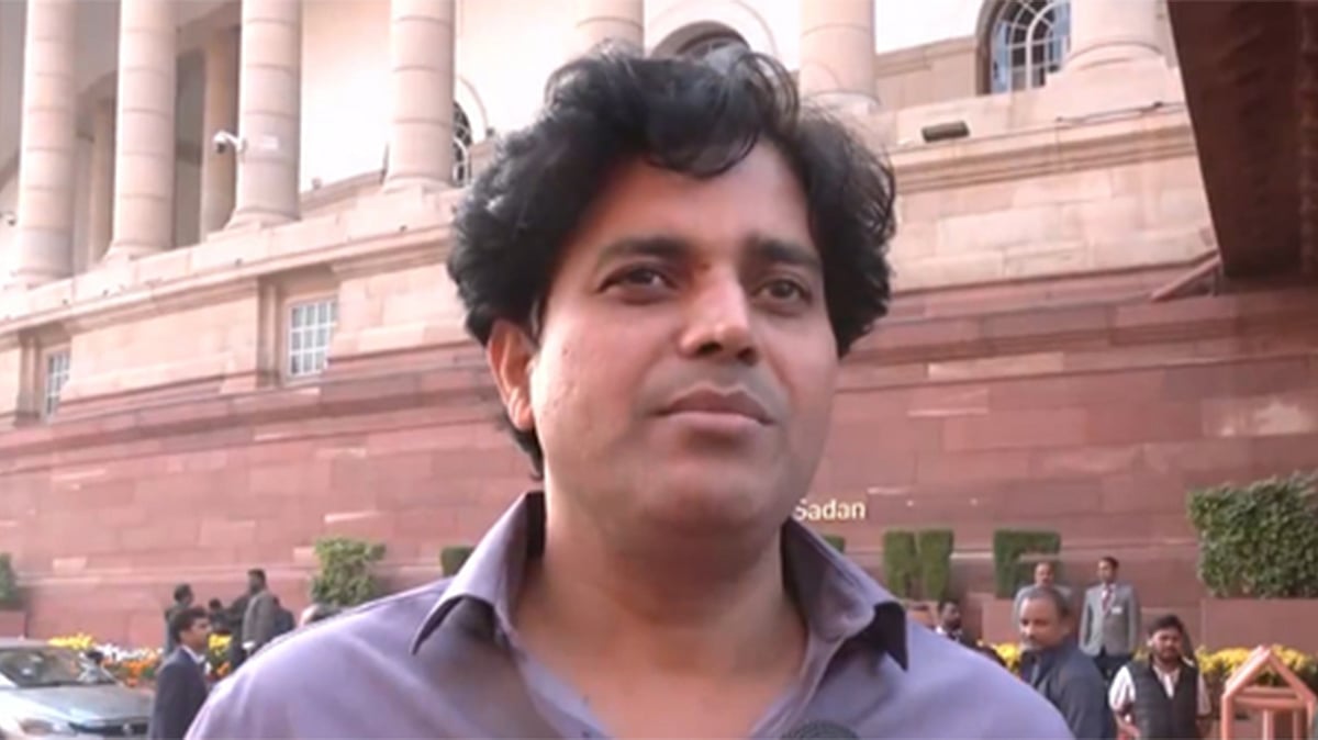 <div class="paragraphs"><p>عمران پرتاپ گڑھی / آئی اے این ایس</p></div>