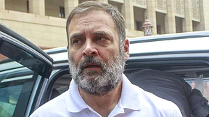 نیشنل ہیرالڈ کیس میں سونیا اور راہل کو بڑی راحت! عدالت نے ای ڈی کی چارج شیٹ سننے سے کیا انکار