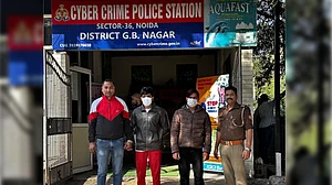نوئیڈا: پرسنل لون کے نام پر سائبر ٹھگی کا پردہ فاش، دو ملزم گرفتار