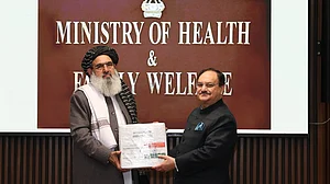 ’ہمسایہ ممالک کے ساتھ صحت تعاون مضبوط‘، افغان اور نیپال کے وزراء سے نڈا کی ملاقات میں اہم بات چیت