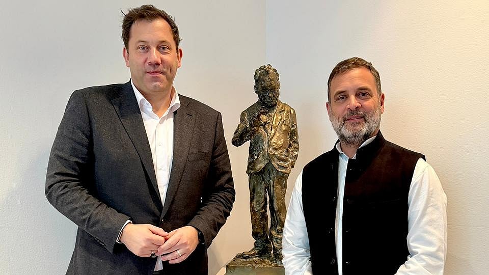 <div class="paragraphs"><p>جرمنی کے وائس چانسلر لارس کلنگ بیل کے ساتھ راہل گاندھی، تصویر @INCIndia</p></div>