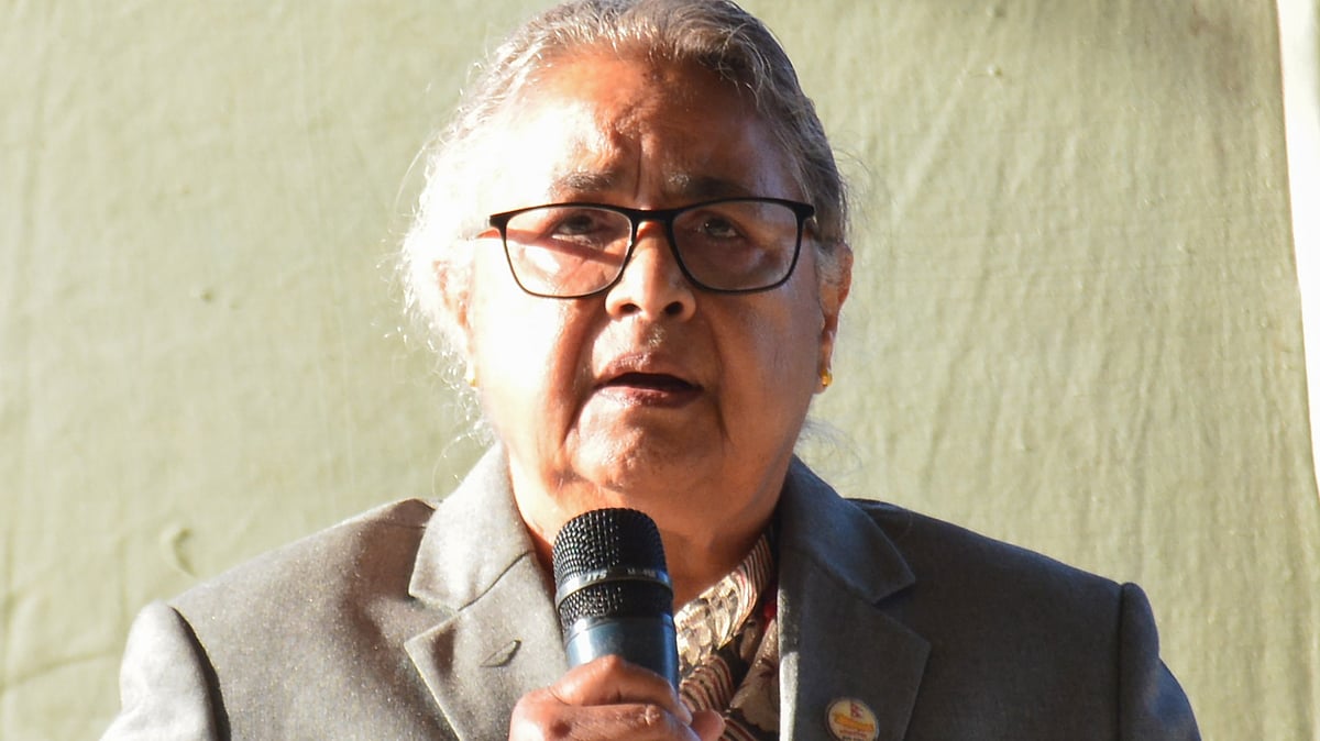 ’اگر پانچ مارچ کے انتخابات کو ملتوی کیا گیا تو ہم سڑکوں پر آئیں گے‘: سابق وزیر اعظم پشپا کمل دہل